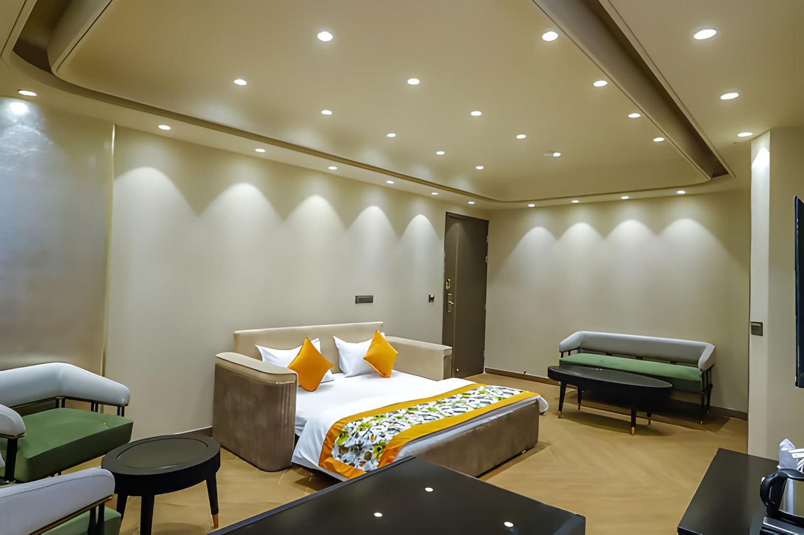 Cullinan Suite Room at Qotel Signature Coleman, Janakpuri